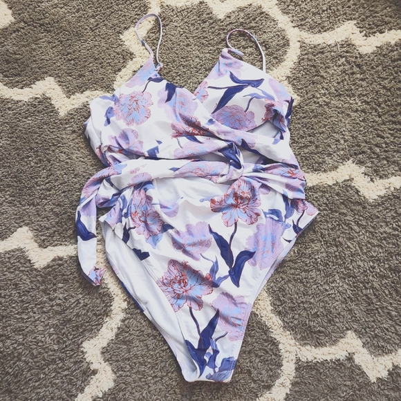 One piece tie around swim suit - Picture 1 of 5